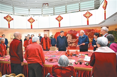 习近平春节前夕在北京看望慰问基层干部群众