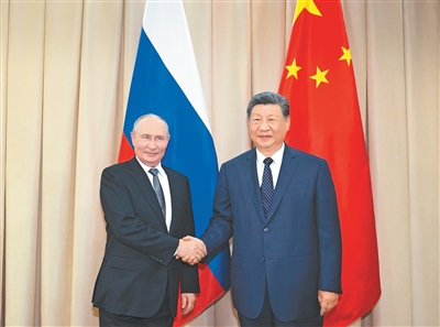 习近平会见俄罗斯总统普京